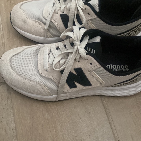 New balance shoes 6.5 women - Picture 3 of 4